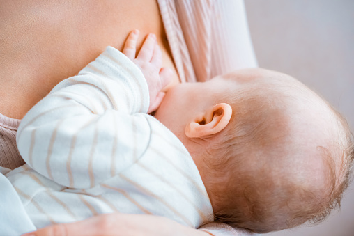 Normaliser l’allaitement maternel comme un droit